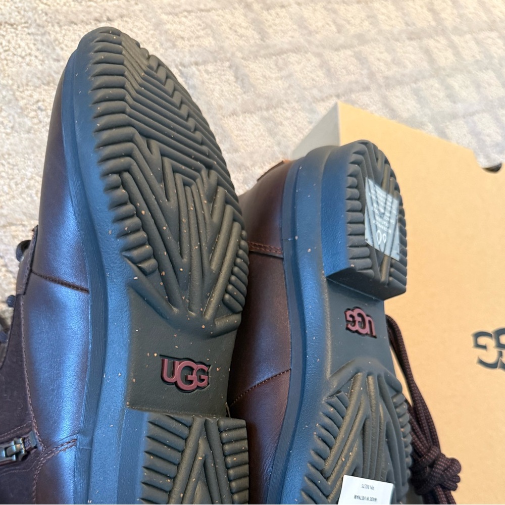 UGG brown Kesey Boots - Picture 4 of 5